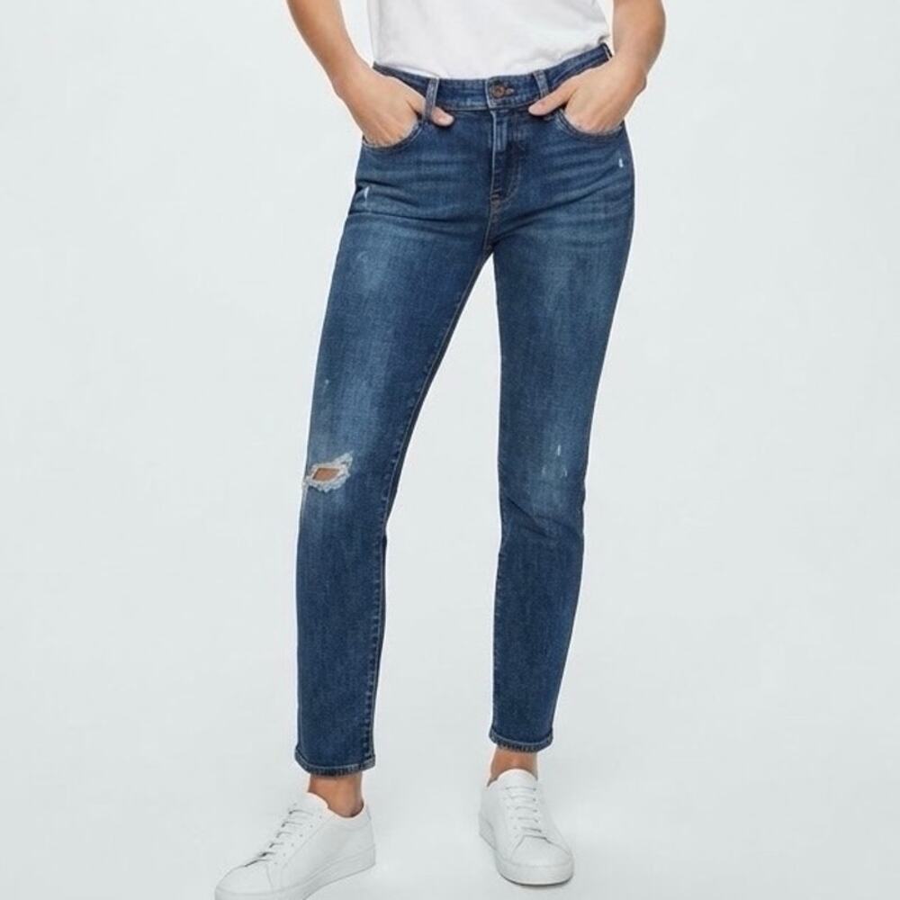 Pilcro and the Letterpress Anthropologie Slim Boyfriend Jeans Medium Wash Sz 28